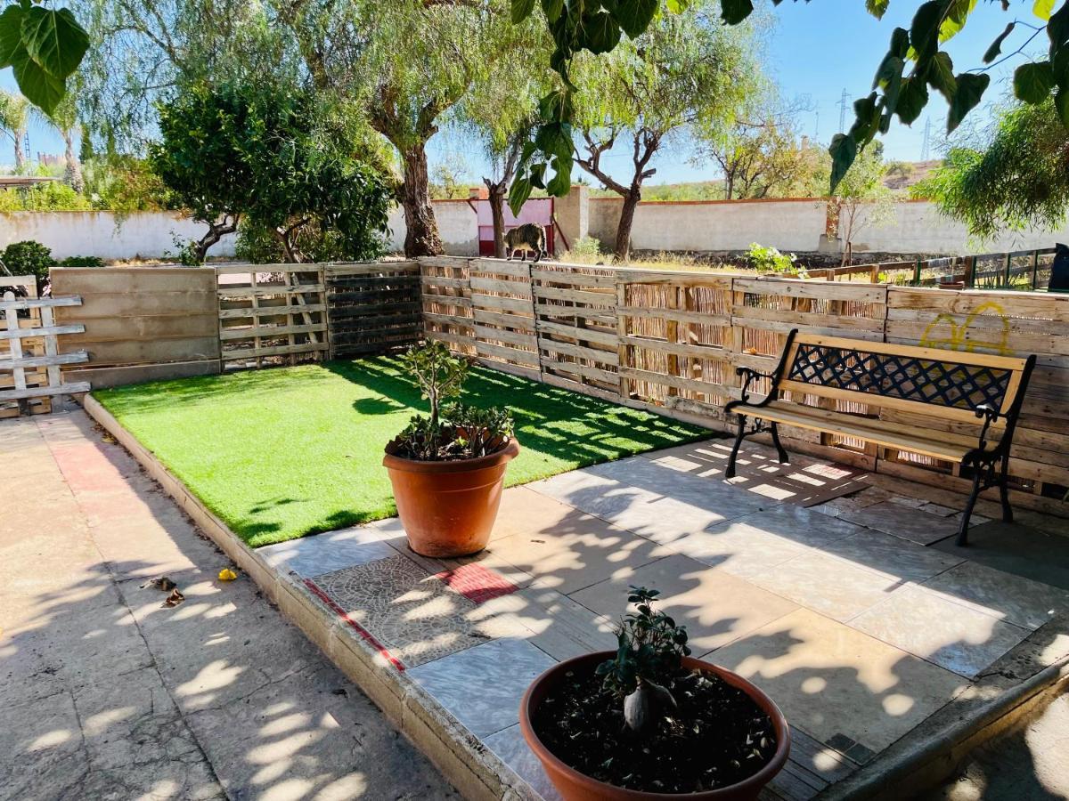 Estudio Adosado Acogedor Con Jardin, Barbacoa Y Parking Privado لقنت المظهر الخارجي الصورة